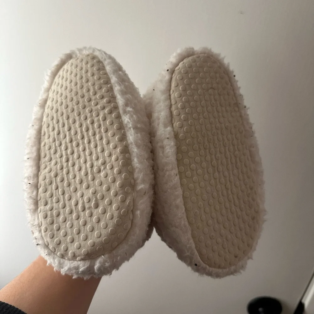 PB Kids kitty slippers